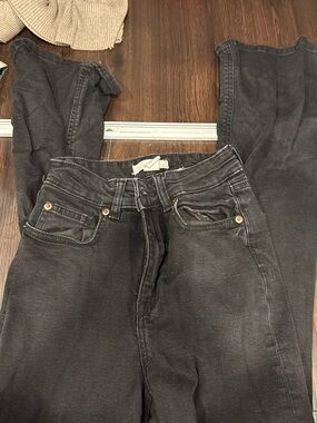 H&M Women's Washed Black Straight-Leg Jeans